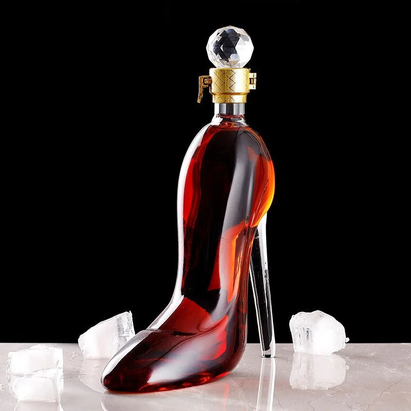 Karafka do napojów Glam Heel 750 ml
