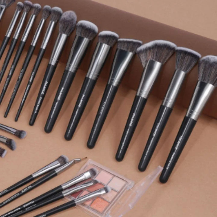 Zestaw 25 pędzli do makijażu Feel Gorgeous