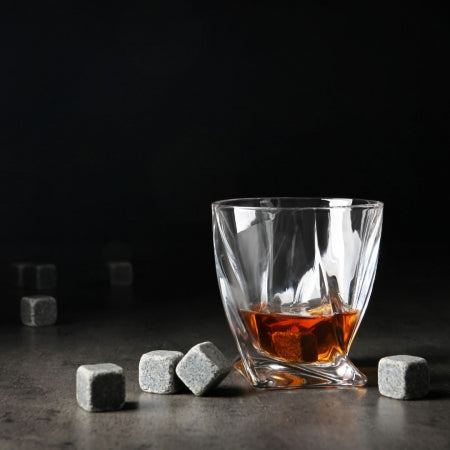 Zestaw 9 kamiennych kostek do whisky