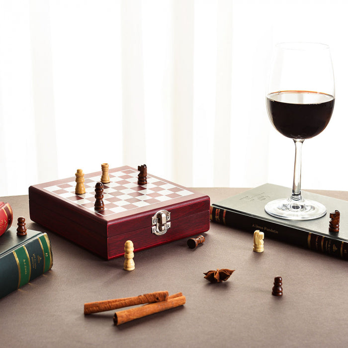 Zestaw szachów i akcesoriów do wina Checkmate Elegancka Kaseta