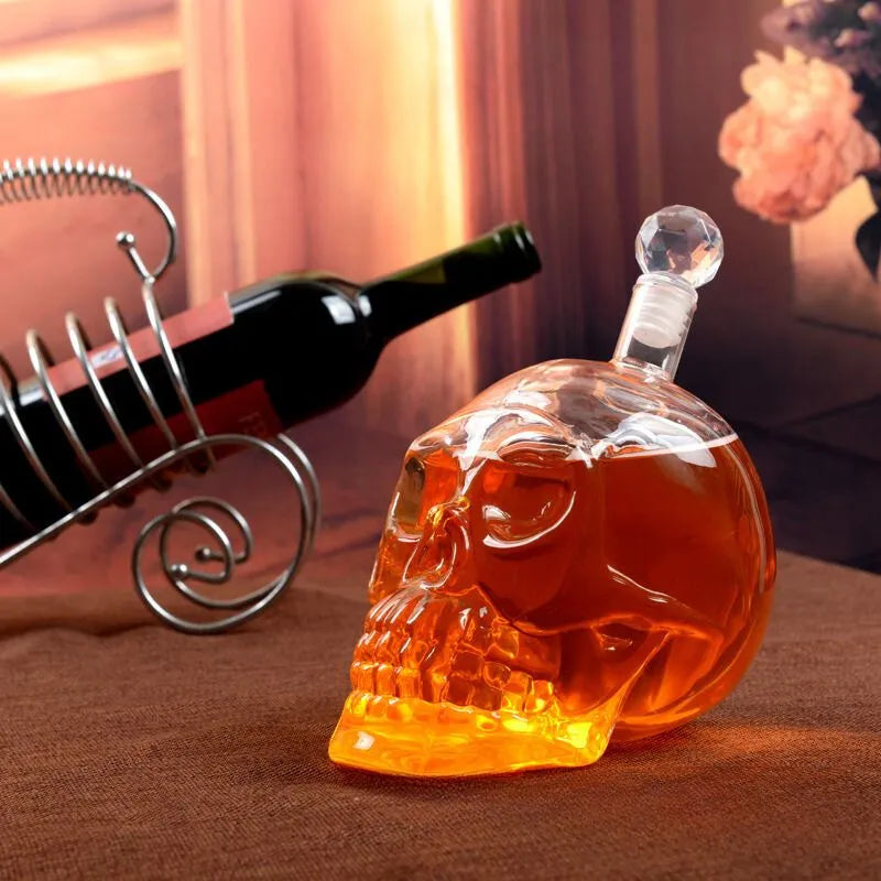 karafka-ze-szkla-w-ksztalcie-czaszki