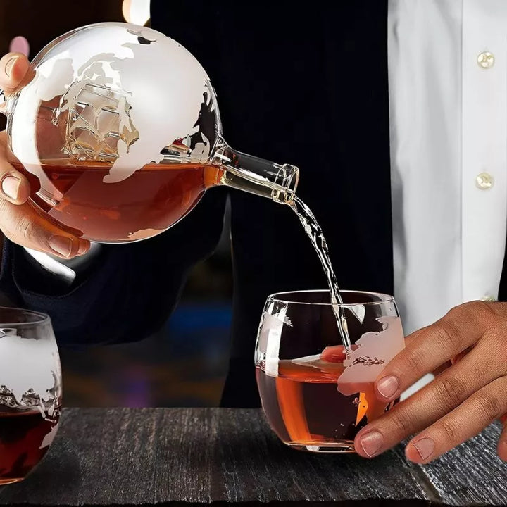 Zestaw prezentowy karafka Globus z 2 kieliszkami Deluxe