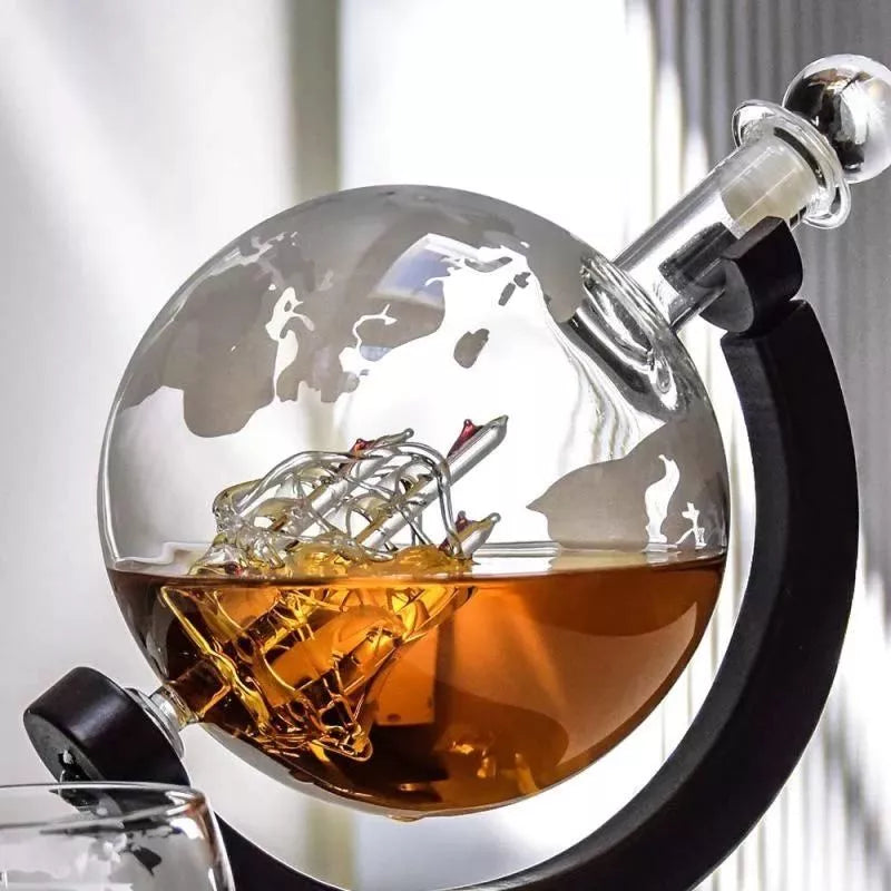 Zestaw prezentowy karafka Globus z 2 kieliszkami Epique i pojemnością 850 ml