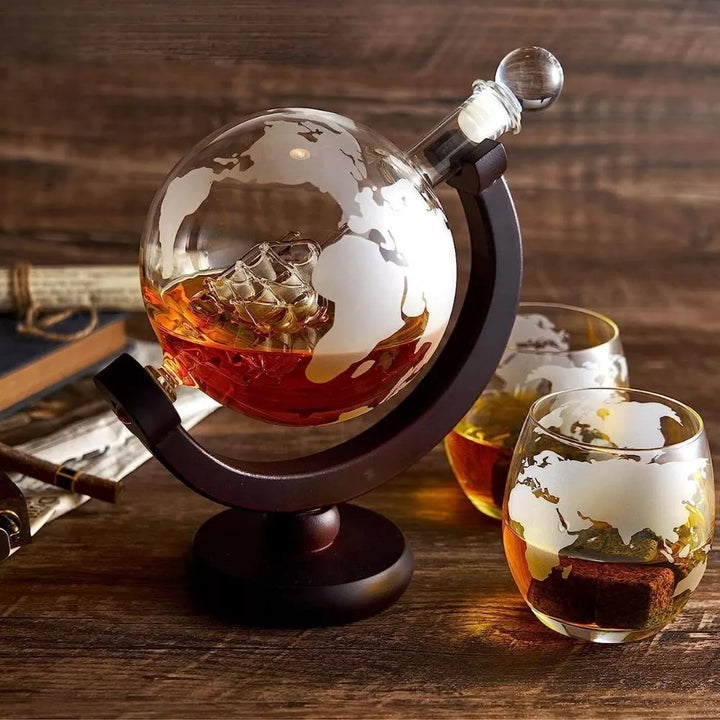 Zestaw prezentowy karafka Globus z 2 kieliszkami Epique i pojemnością 850 ml