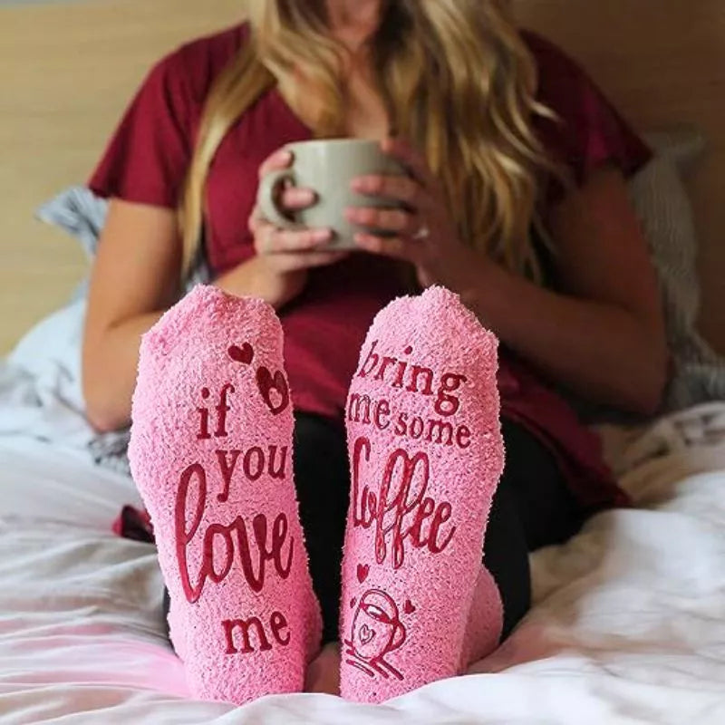 zabawne-skarpetki-if-you-love-me-bring-me-coffee-babeczki-rozowe  